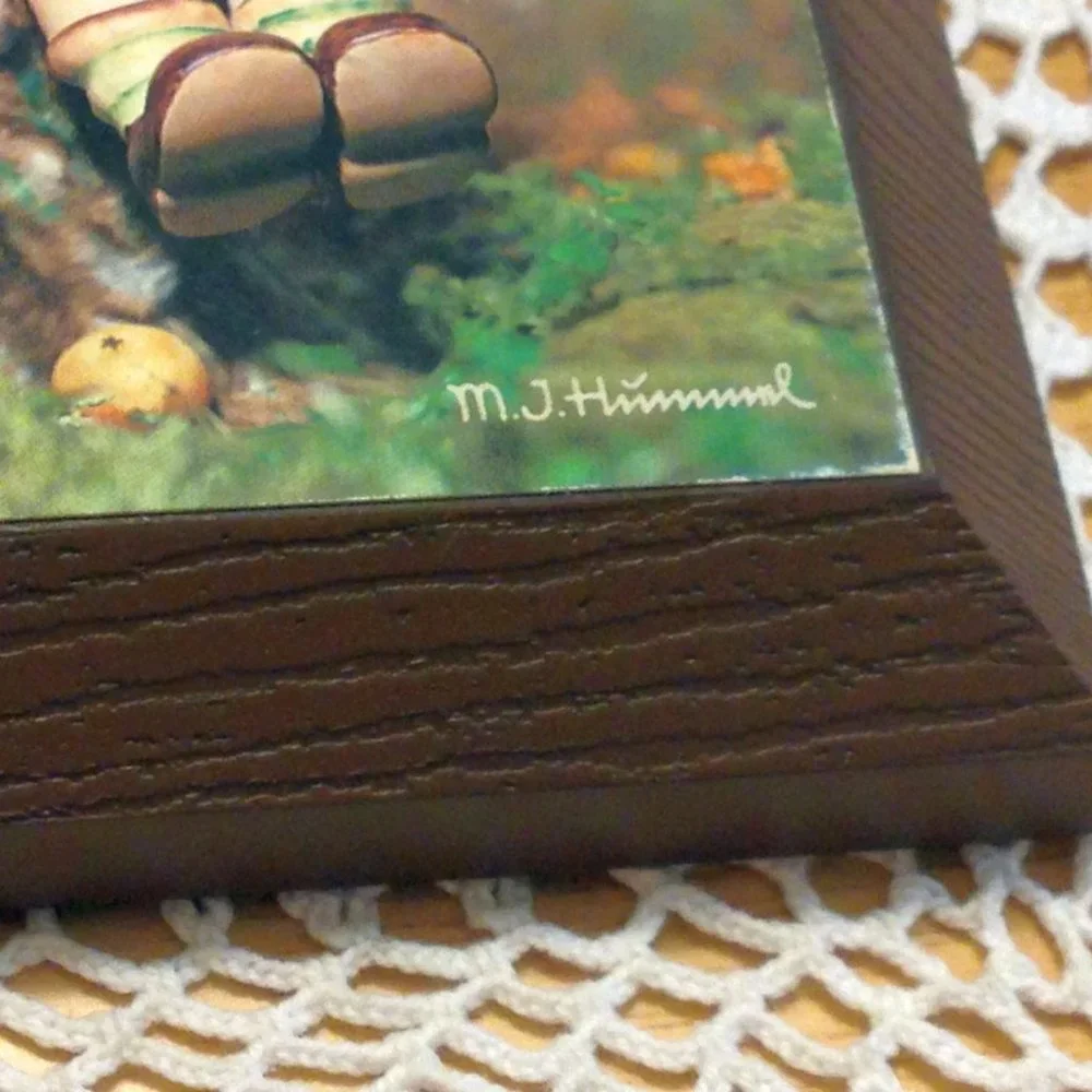 Vintage Hummel wall plaque, from ars and Renner Davis